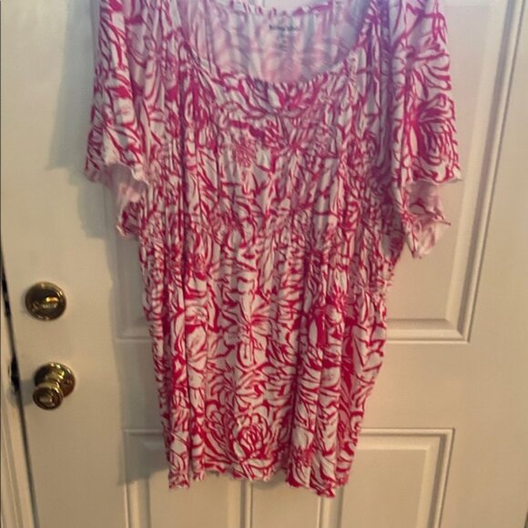 Woman Within Pink and White Floral Blouse - Picture 1 of 5